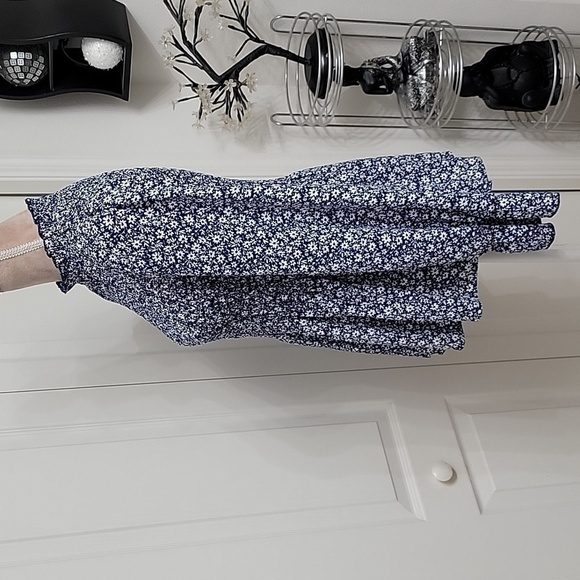 Mi ami, Size M, Halana, Blue Floral High Neck Blouse, Smocked Upper, Ruffle Hem - Picture 4 of 16